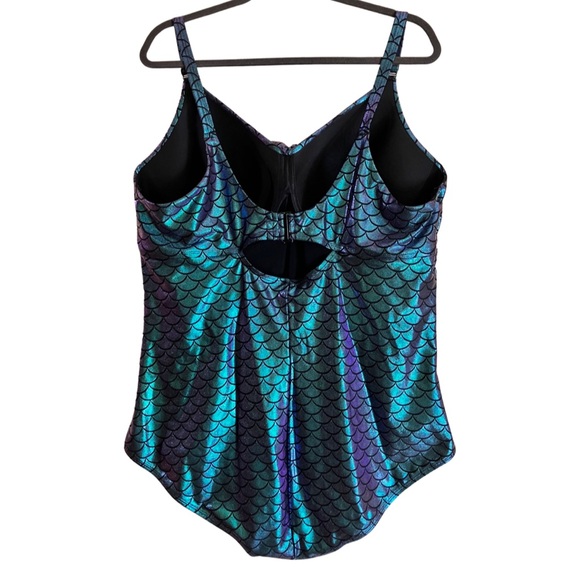 TORRID Green Iridescent Mermaid Everyday
Wire-Free One-Piece Swimsuit - Picture 9 of 11